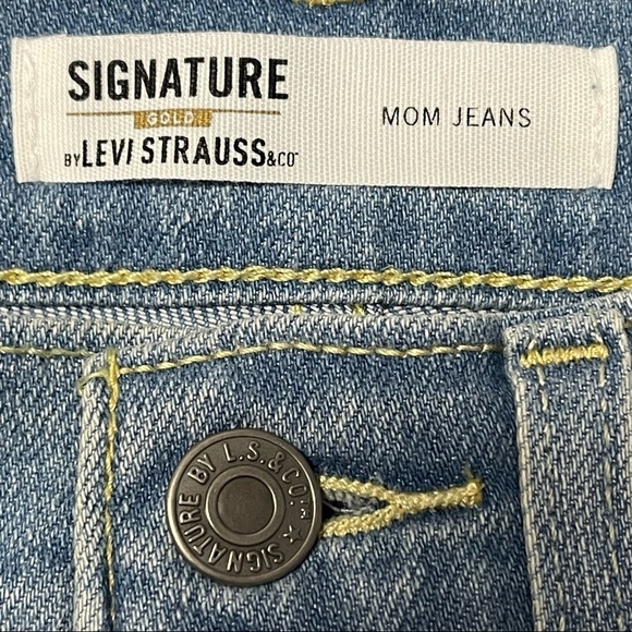 NWT Signature Gold Levi’s Mom Distressed Crop Jeans - Picture 12 of 12